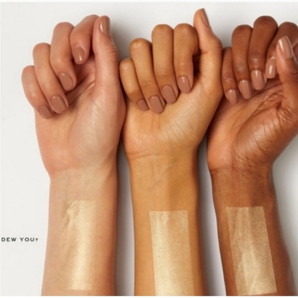 MARC JACOBS  Dew Drops Coconut Gel Highlighter 50 "Dew You?” - Picture 5 of 5